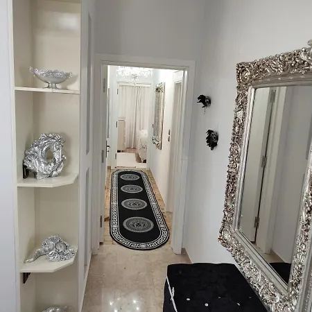 Ixian House Apartment *